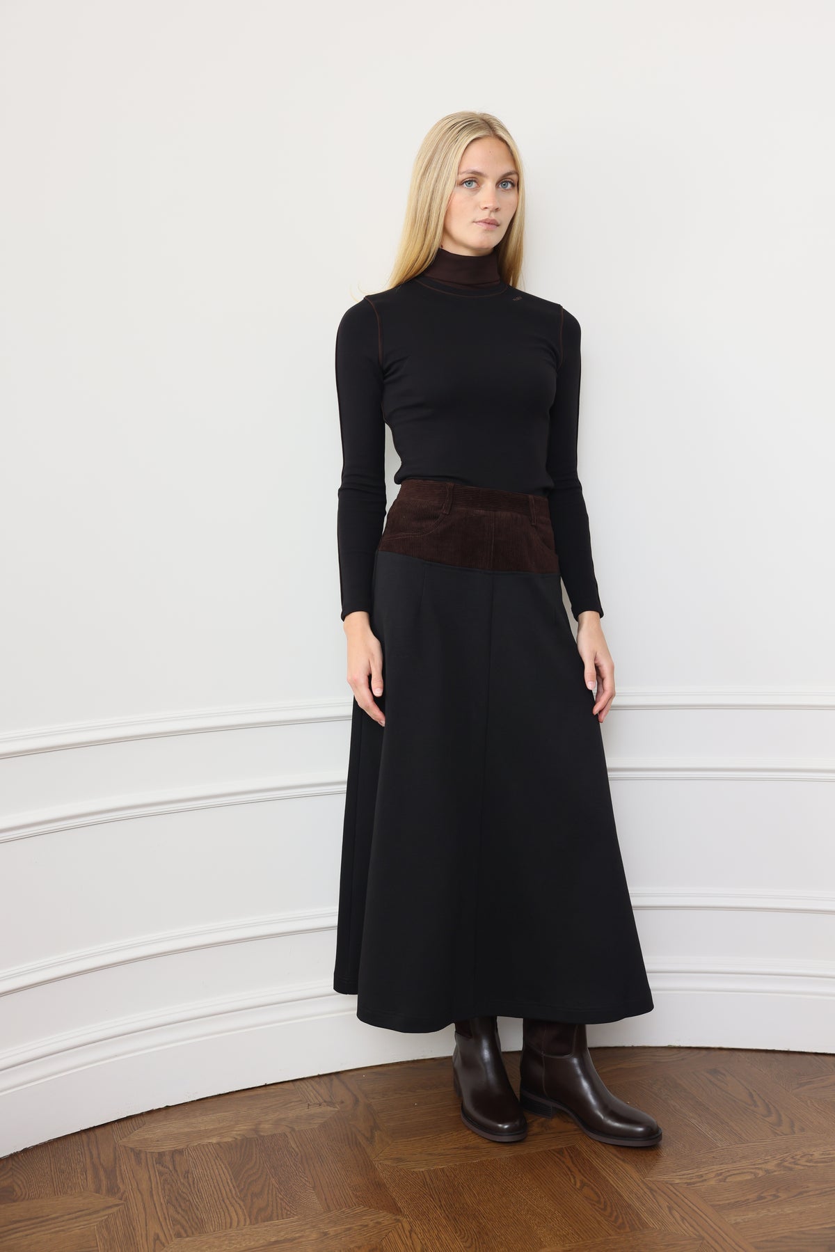 Contrast Piping Tneck